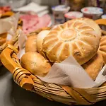 アパートホテル Praga & Restaurant Zell Am See-kaprun ピーゼンドルフ
