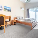 Praga & Restaurant Zell Am See-kaprun 3* ピーゼンドルフ