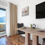 Praga & Restaurant Zell Am See-kaprun ピーゼンドルフ