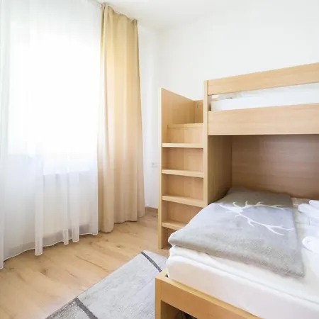 Aparthotel Praga & Restaurant Zell Am See-kaprun Piesendorf