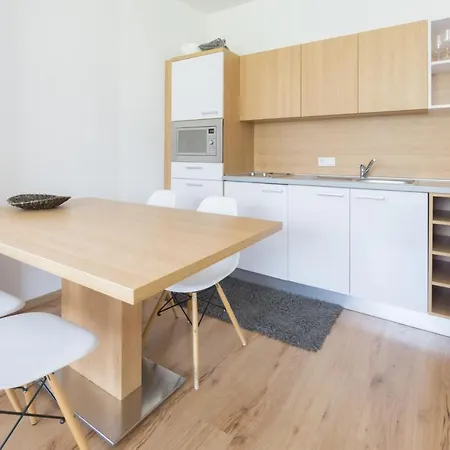 Aparthotel Praga & Restaurant Zell Am See-kaprun Piesendorf