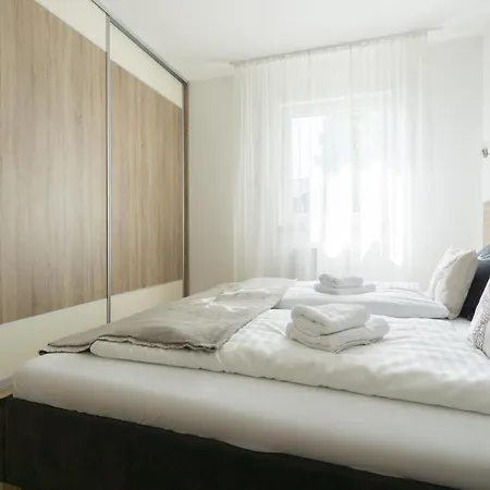 Aparthotel Praga & Restaurant Zell Am See-kaprun Piesendorf