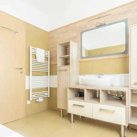 Aparthotel Praga & Restaurant Zell Am See-kaprun *