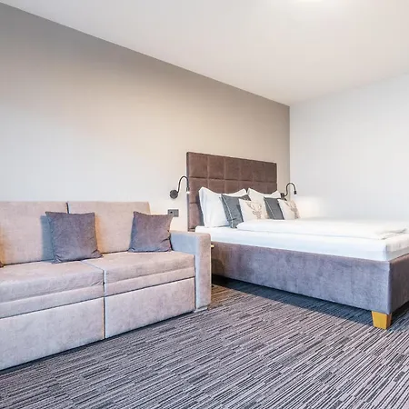 Lägenhetshotell Praga & Restaurant Zell Am See-kaprun 4*