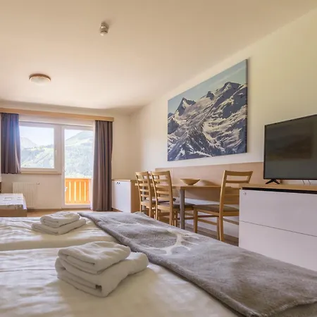 Praga & Restaurant Zell Am See-kaprun Lägenhetshotell 4*