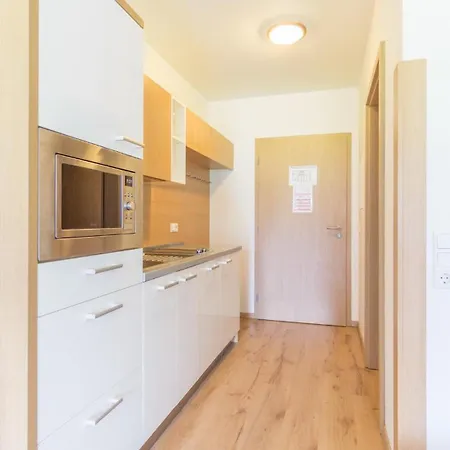 Praga & Restaurant Zell Am See-kaprun Lägenhetshotell 4*