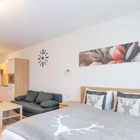 Praga Apartments&restaurant Zell Am See-kaprun