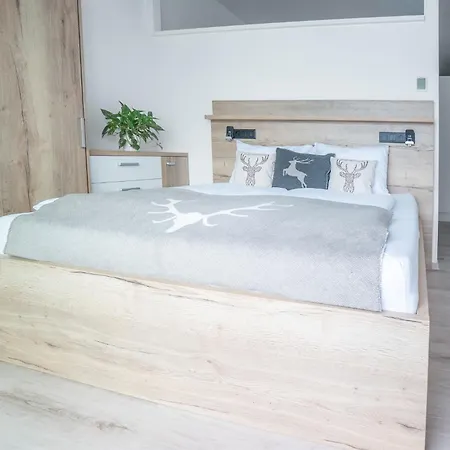 Praga Apartments&restaurant Zell Am See-kaprun