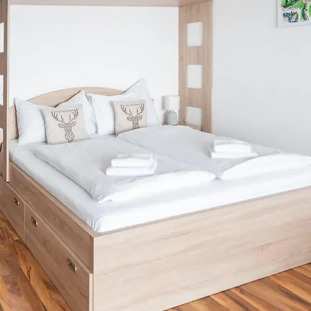 Lägenhetshotell Praga & Restaurant Zell Am See-kaprun 4*