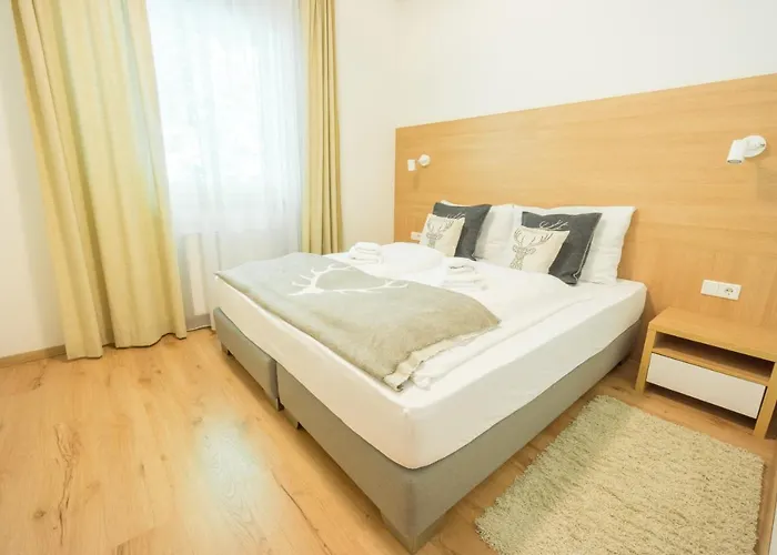 Praga & Restaurant Zell Am See-kaprun 3* بيسندورف